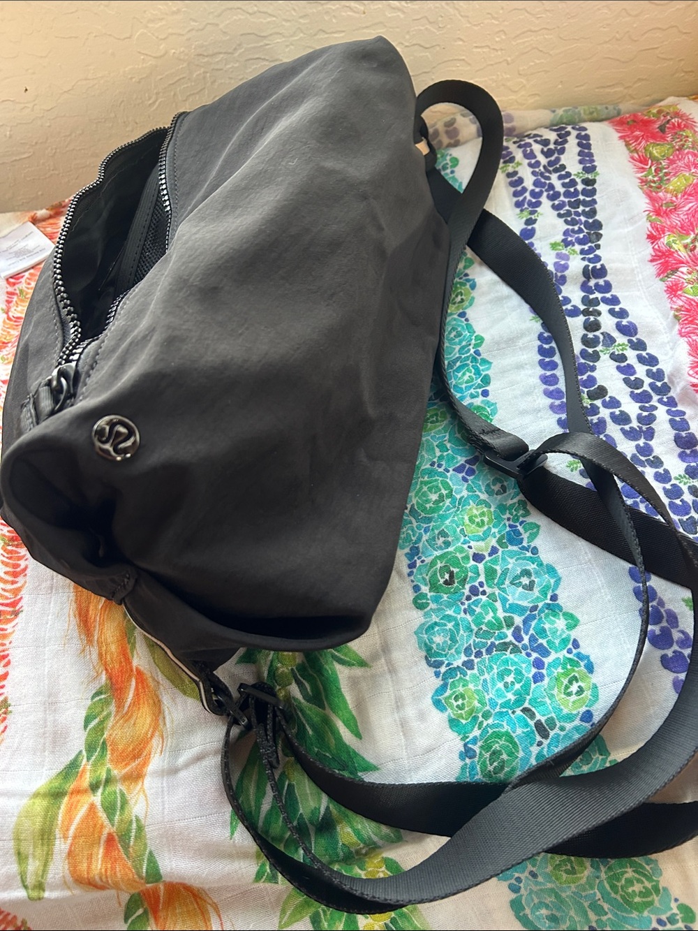 lululemon athletica Black Crossbody Sling Pack - Picture 5 of 5